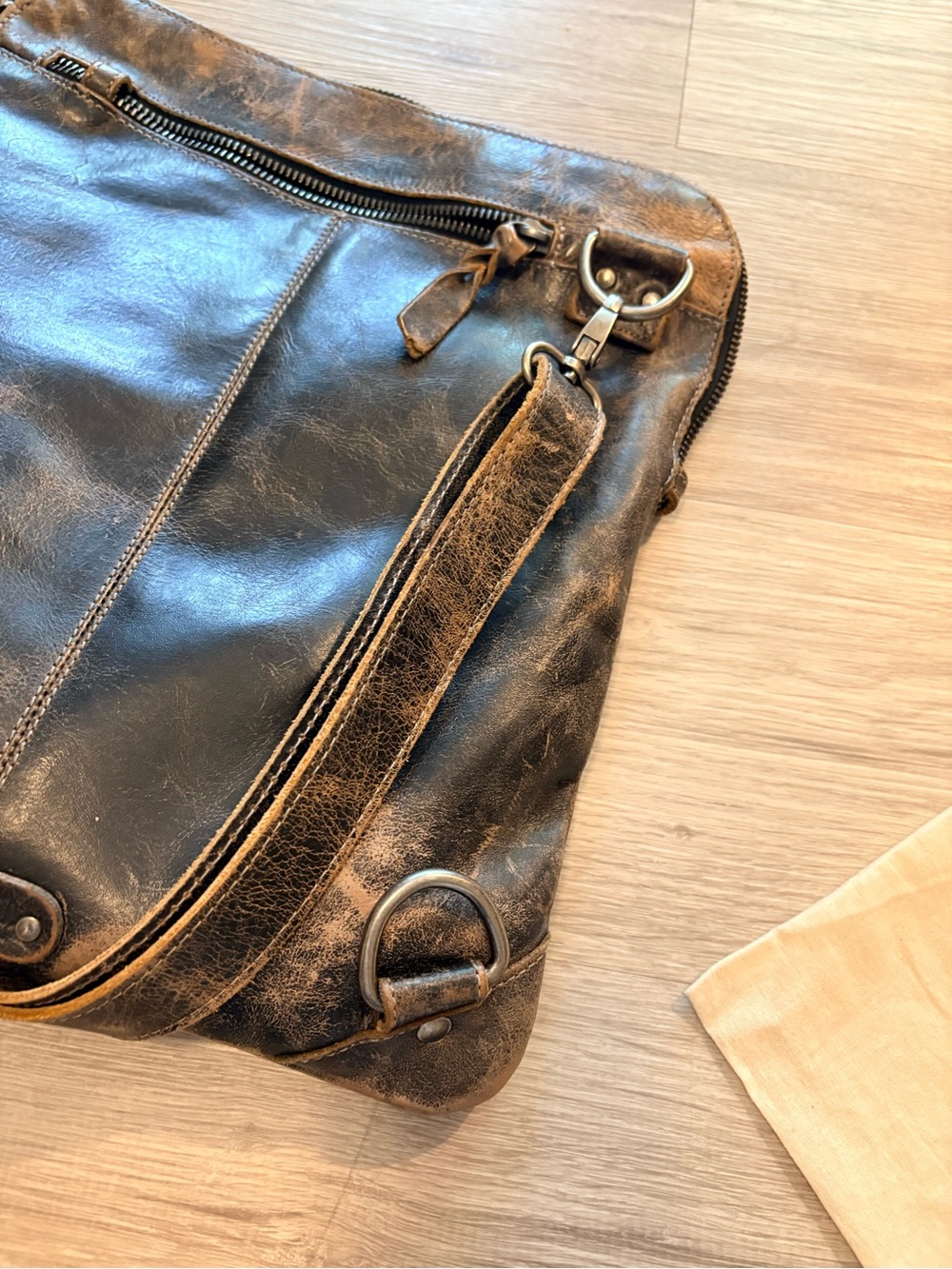 BedStu Aiken Crossbody Bag - Picture 6 of 7